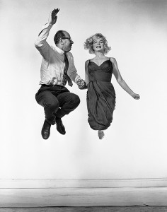 Yvonne Halsman, Marilyn Monroe et Philippe Halsman, 1959. Archives Philippe Halsman. © 2015 Philippe Halsman Archive / Magnum Photos. Source : http://www.jeudepaume.org/?page=article&idArt=2210