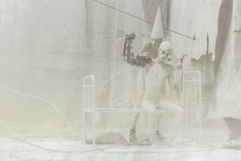 Orestie (une comédie organique ?), mise en scène de Romeo Castellucci d'après Eschyle. Orestea 2015 © Guido Mencari Source : http://www.theatre-odeon.eu/fr/2015-2016/spectacles/orestie.