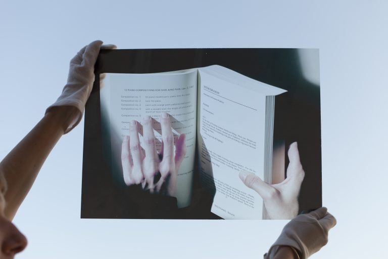 Complètement MAD à la Maison rouge