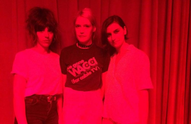 Gomme. « Juste le fait d’être un groupe de filles, c’est déjà marquant. »