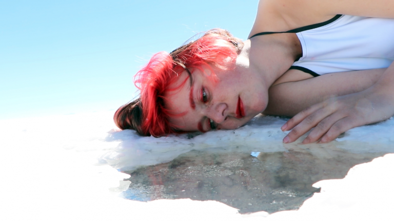 Christina Renardo, danse initiatique dans un désert de sel