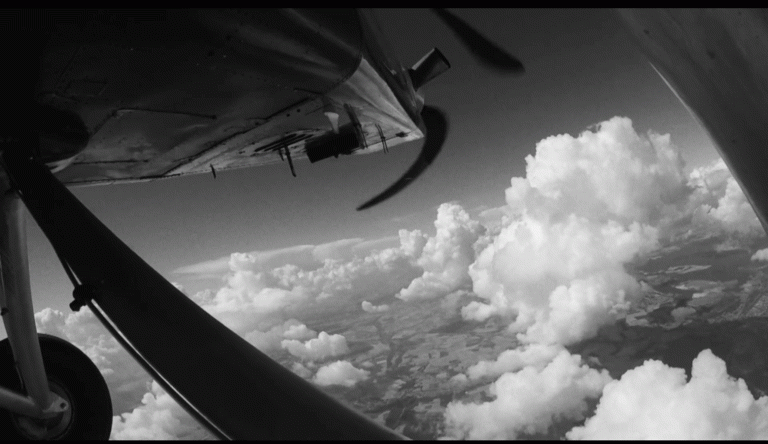 [EXCLU CLIP] « Circles » : avec sa ligne de basse, Ghost of Christmas prend de l’altitude