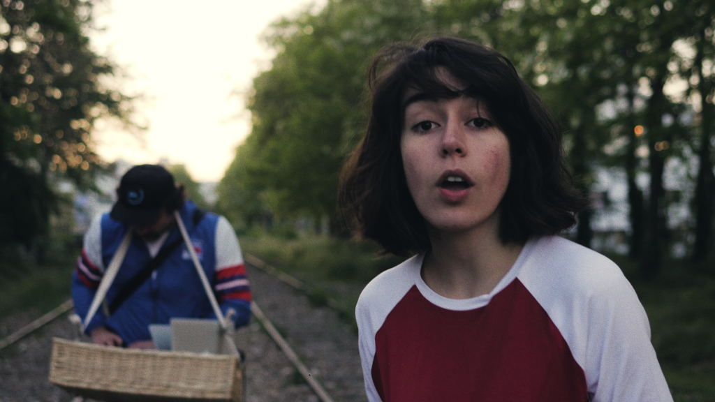 Oré dans le clip Avril. Crédits: La Sale Affaire