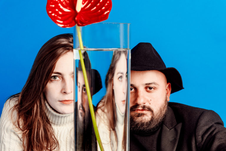 Fishbach & Bachar Mar Khalifé, une aventure de Narcos à « Laka »