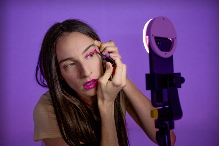 _jeanne_dark_ en live sur insta : comment Marion Siéfert révolutionne le théâtre