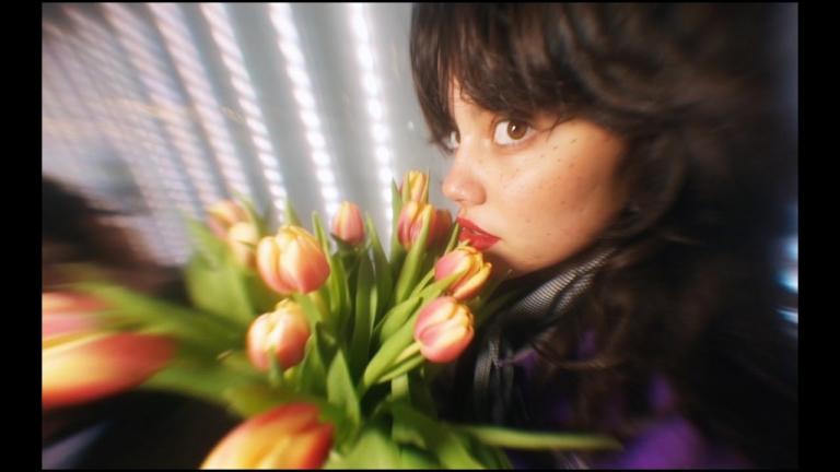 salome : la fête comme rituel dans son premier clip