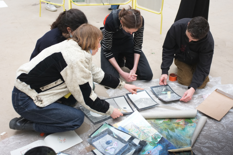 Des soleils encore verts : une exposition, cinq lieux, douze commissaires