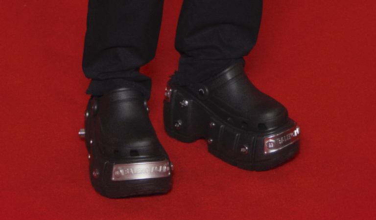 Les Crocs Balenciaga inspiration New Rock : metal de luxe ?