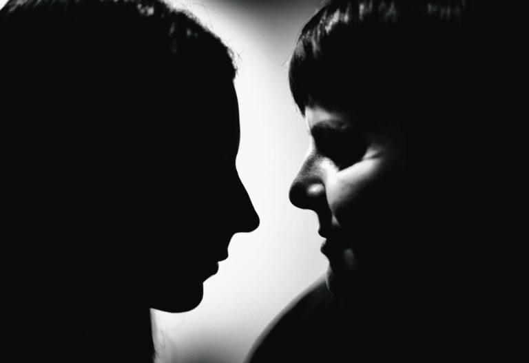 Exclu : Maud Geffray remixe le titre « Don’t Run From The Fire » de Minuit Machine