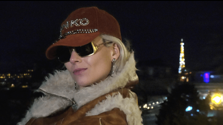 Geneviève in Paris : TDJ, s’assume pleinement avec « Addictive/Predictive »