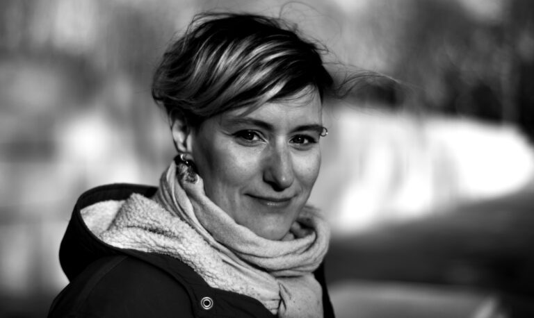Louise Morel : « Le début de mon lesbianisme c&rsquo;était me réconcilier avec mon corps »