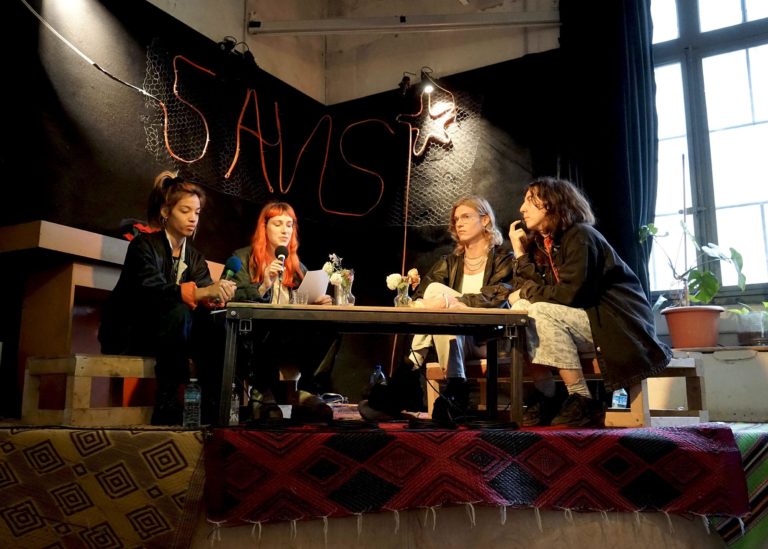 Paye ta vie d&rsquo;artiste (queer) ! Je me suis fait tokeniser, c&rsquo;est grave ?