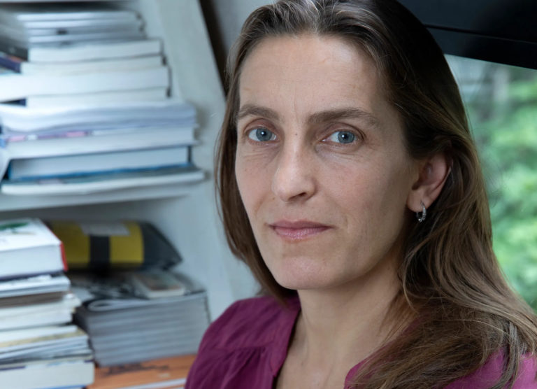 Triste Tigre de Neige Sinno : sortir de la cage de l’inceste