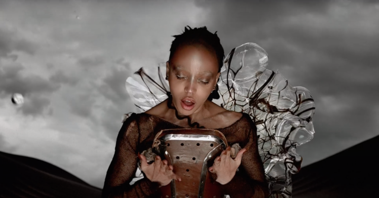 FKA Twigs : Eusexua, la rave à fleur de peau