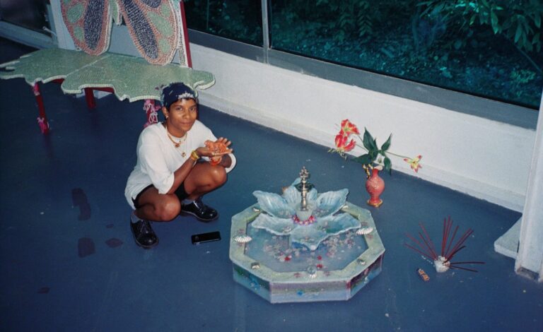 Abirami : « C&rsquo;est notre devoir d&rsquo;enfant d&rsquo;immigré·es que les histoires ne s&rsquo;oublient pas »